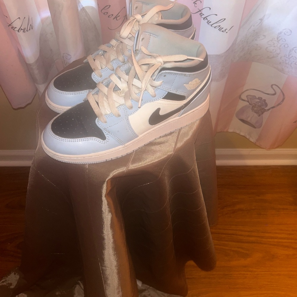 Women's Nike Jordan 1 Ice Blue High